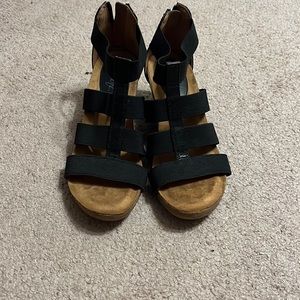 Black cute gladiator Sandals size 7